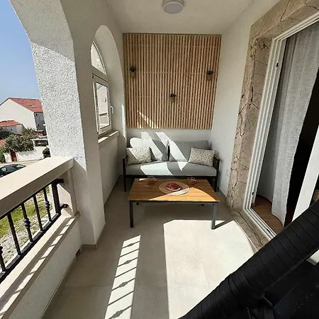 Sunshine Bol Apartment Exterior photo